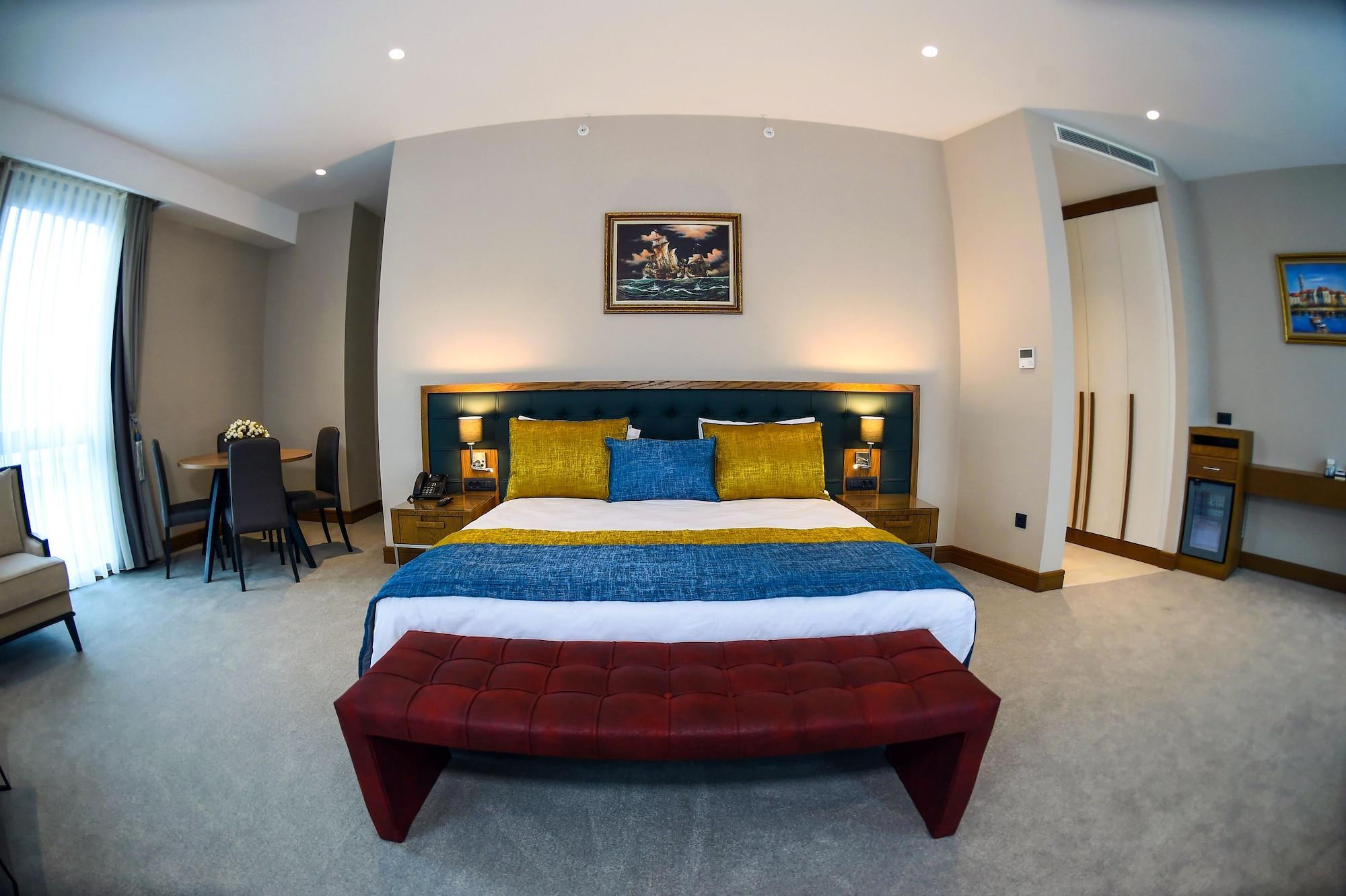 Cher Hotel & Spa Taksim Istanbul Exteriör bild A bedroom at the hotel